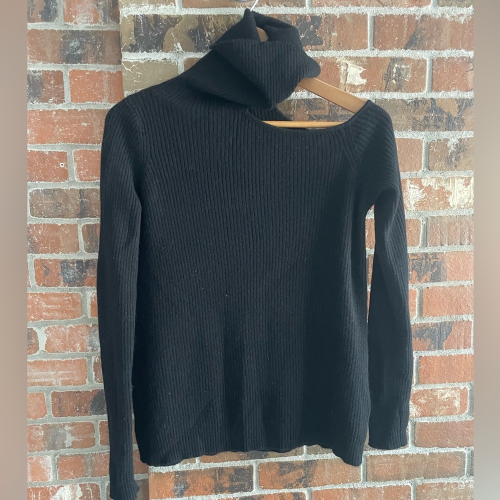 Sophisticated Roi Black Cashmere Turtleneck Sweater With Shoulder cutout